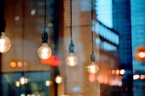 123290-light-bulbs-shop-window-city_2560x1708